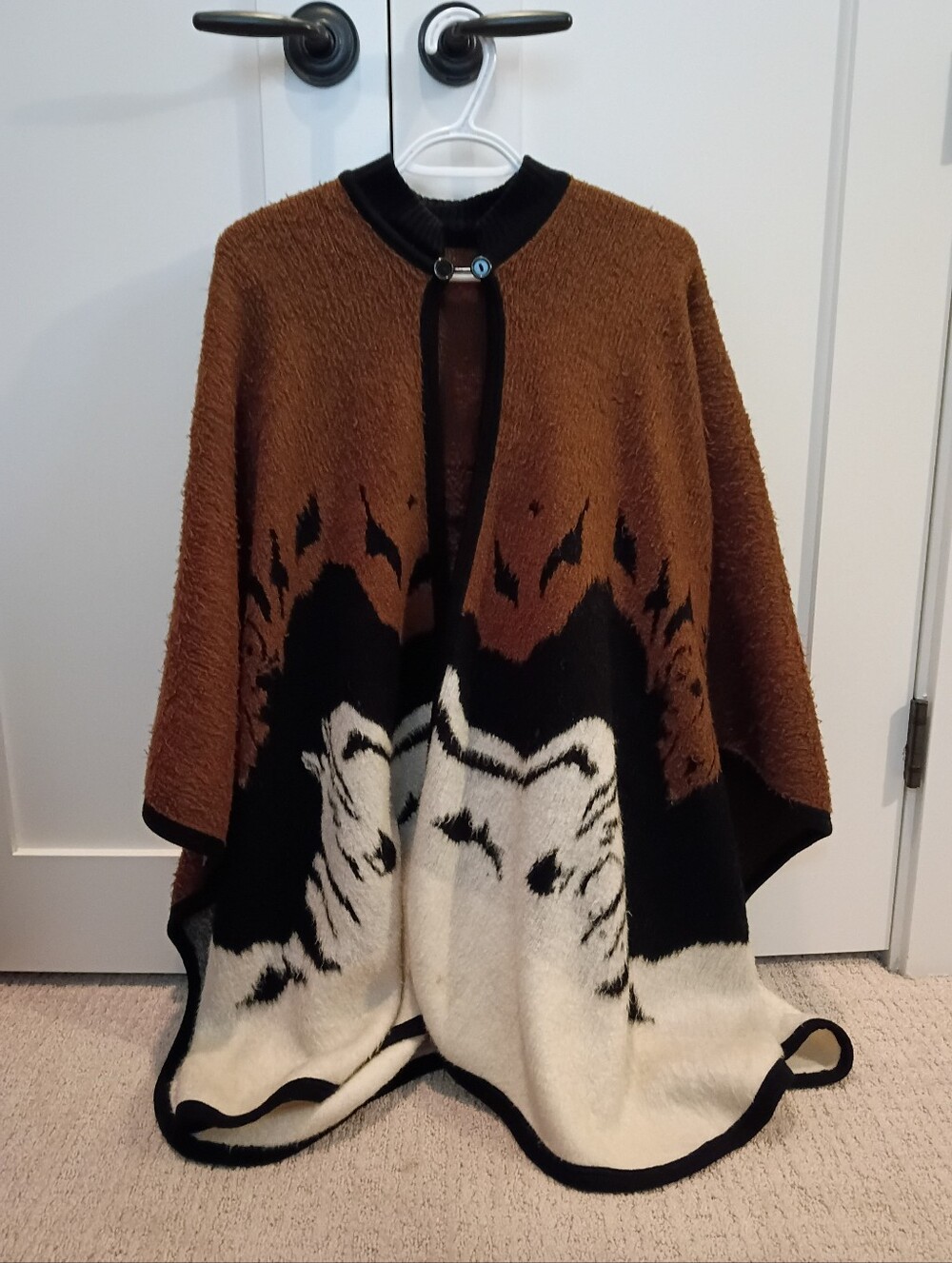 Ecuador Wool Poncho Wrap Western One Size 🤎🤍🖤